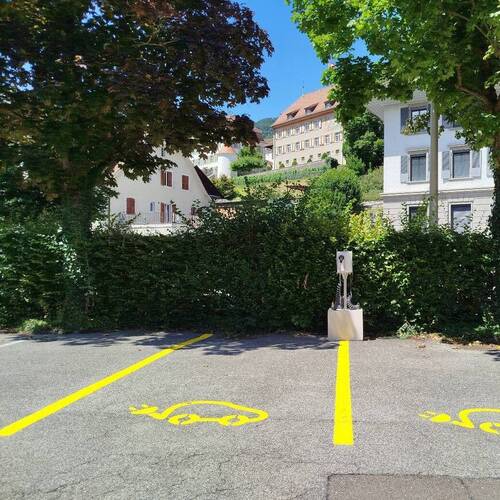 Les SIM innovent avec des bornes de recharge mobiles à Moutier
